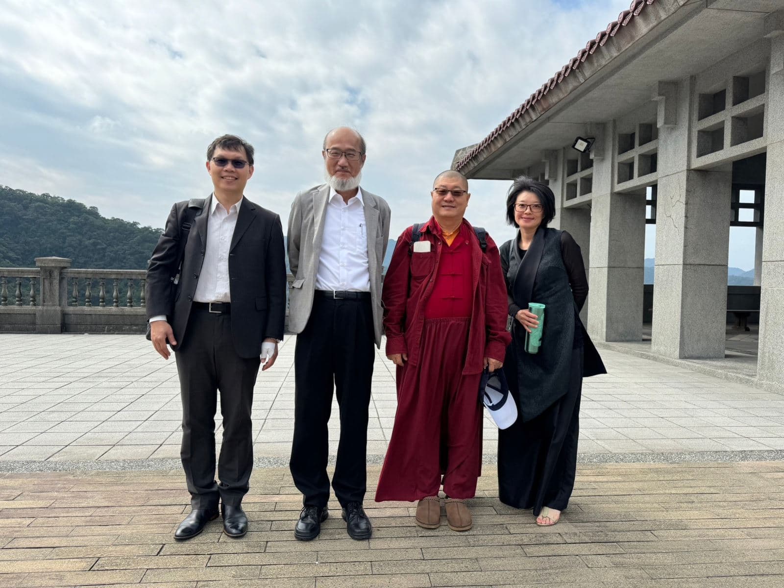 美國星海上師蒞臨華梵大學演講 肯定師生創作與學習成果